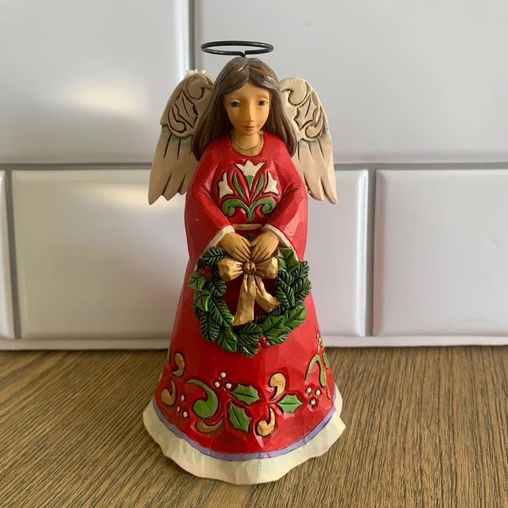 Jim Shore Red Angel Figurine with Wreath “Joy to Our World” 2016 5”
